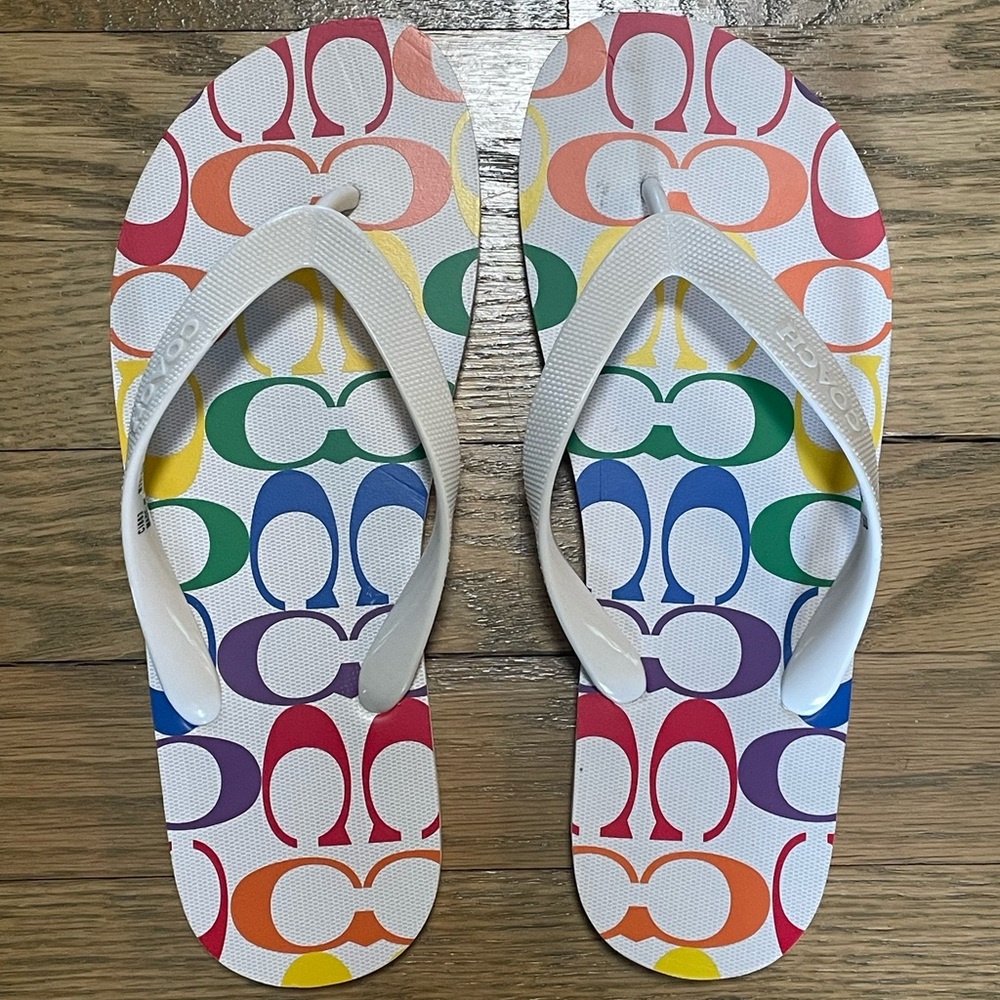 New Coach C1863 “Zak” Pride Signature Multicolor Rainbow Flip Flops - Sz 8